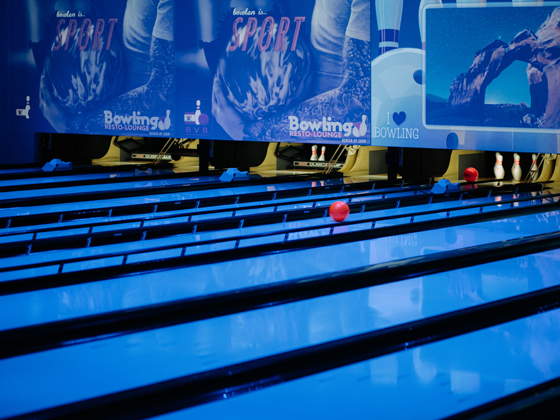Bowling-QubicaAMF-Summit-Features-560.jpg