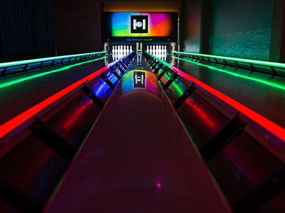 qubicaamf-bowling-hyperbowling-slide-79-tile_02.jpg