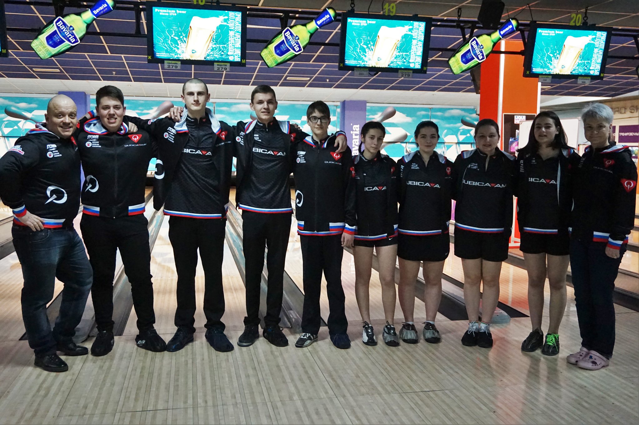 all in black.jpg